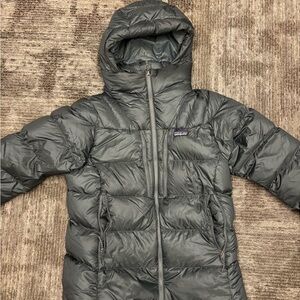 Patagonia Puffer - Grey / green color